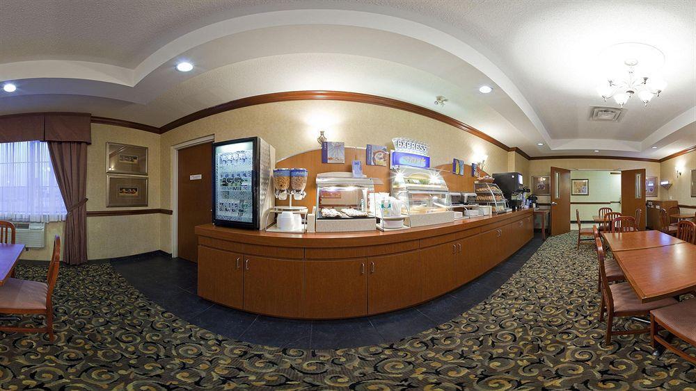 Holiday Inn Express Hotel & Suites Barrie By Ihg מראה חיצוני תמונה