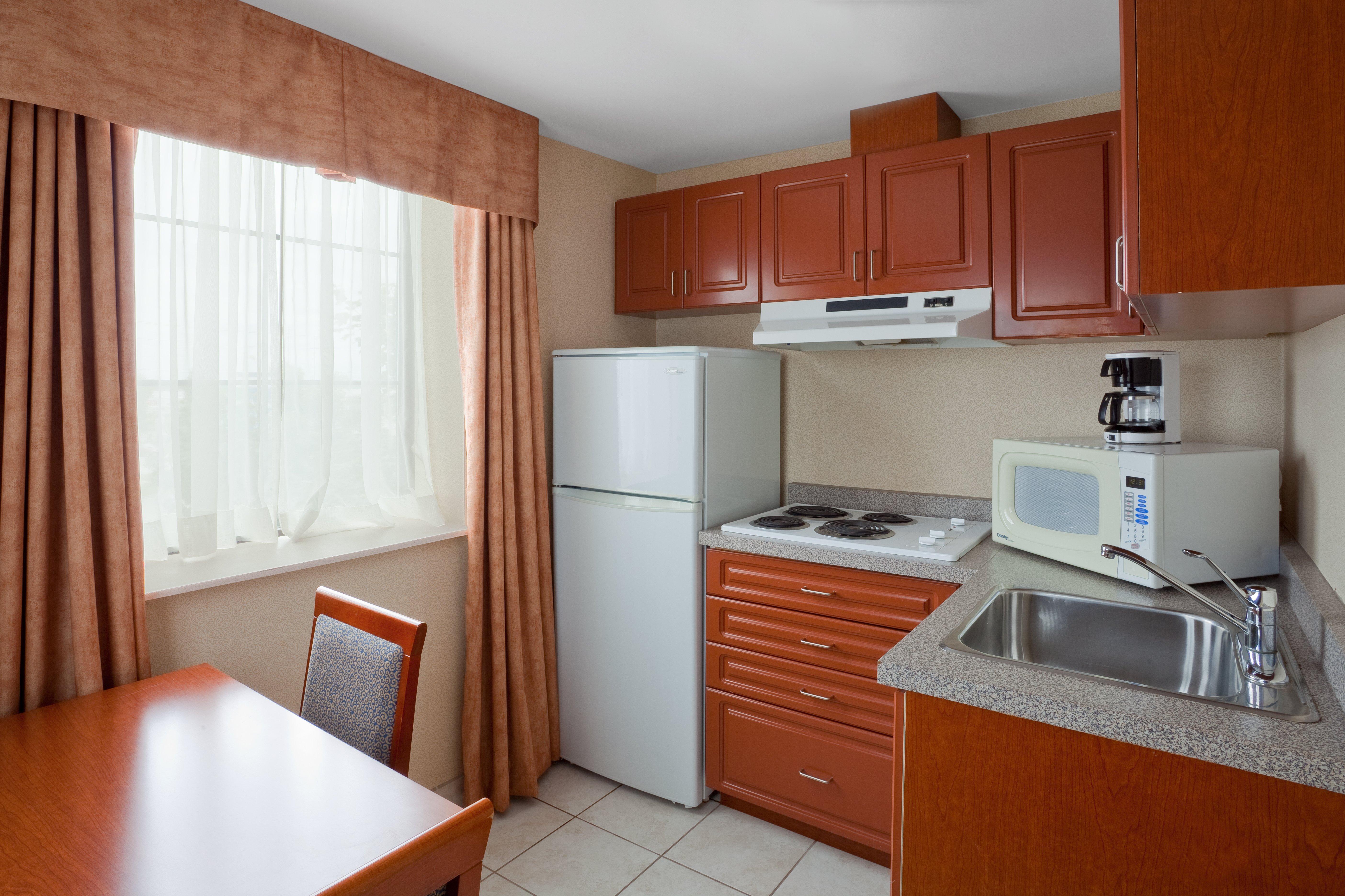 Holiday Inn Express Hotel & Suites Barrie By Ihg מראה חיצוני תמונה