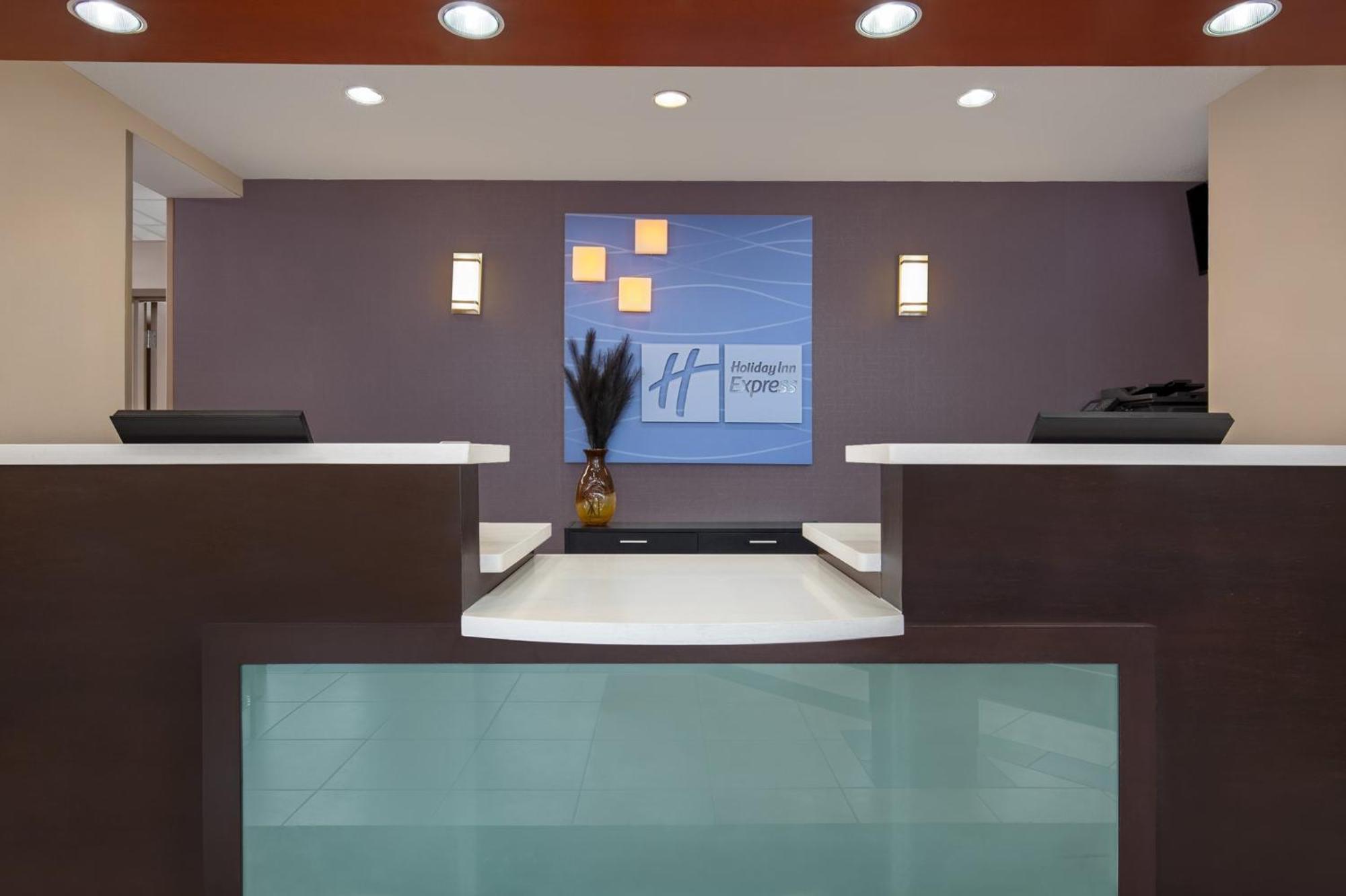 Holiday Inn Express Hotel & Suites Barrie By Ihg מראה חיצוני תמונה