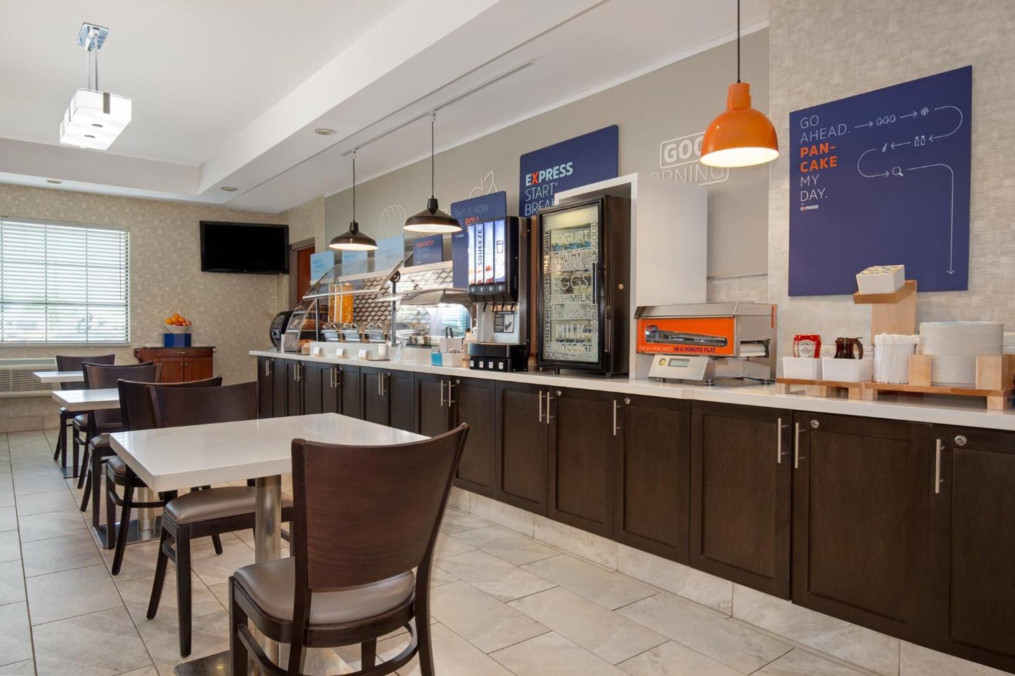 Holiday Inn Express Hotel & Suites Barrie By Ihg מראה חיצוני תמונה