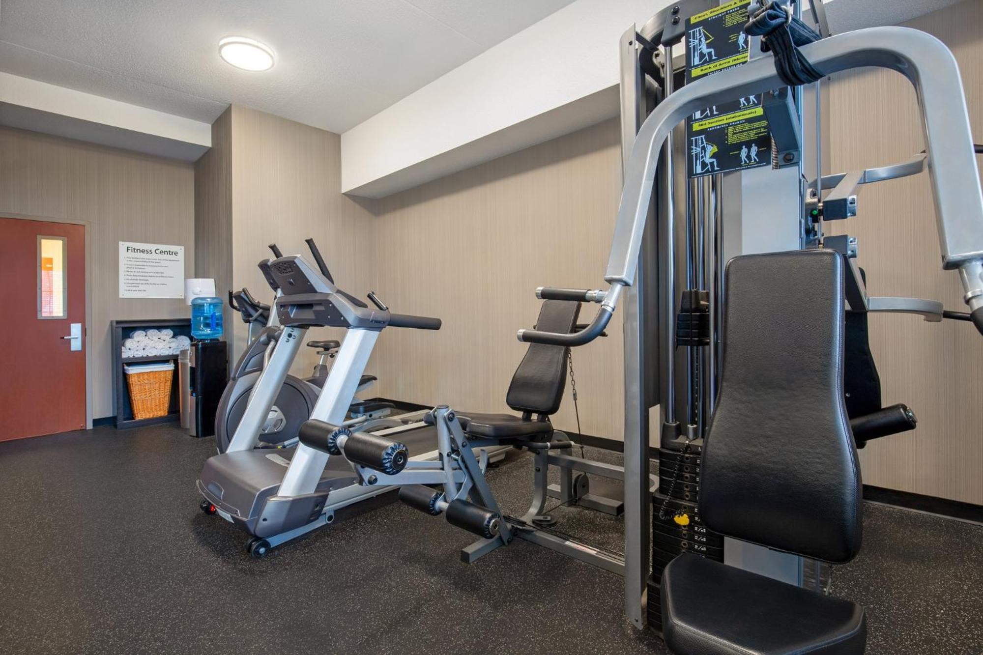 Holiday Inn Express Hotel & Suites Barrie By Ihg מראה חיצוני תמונה