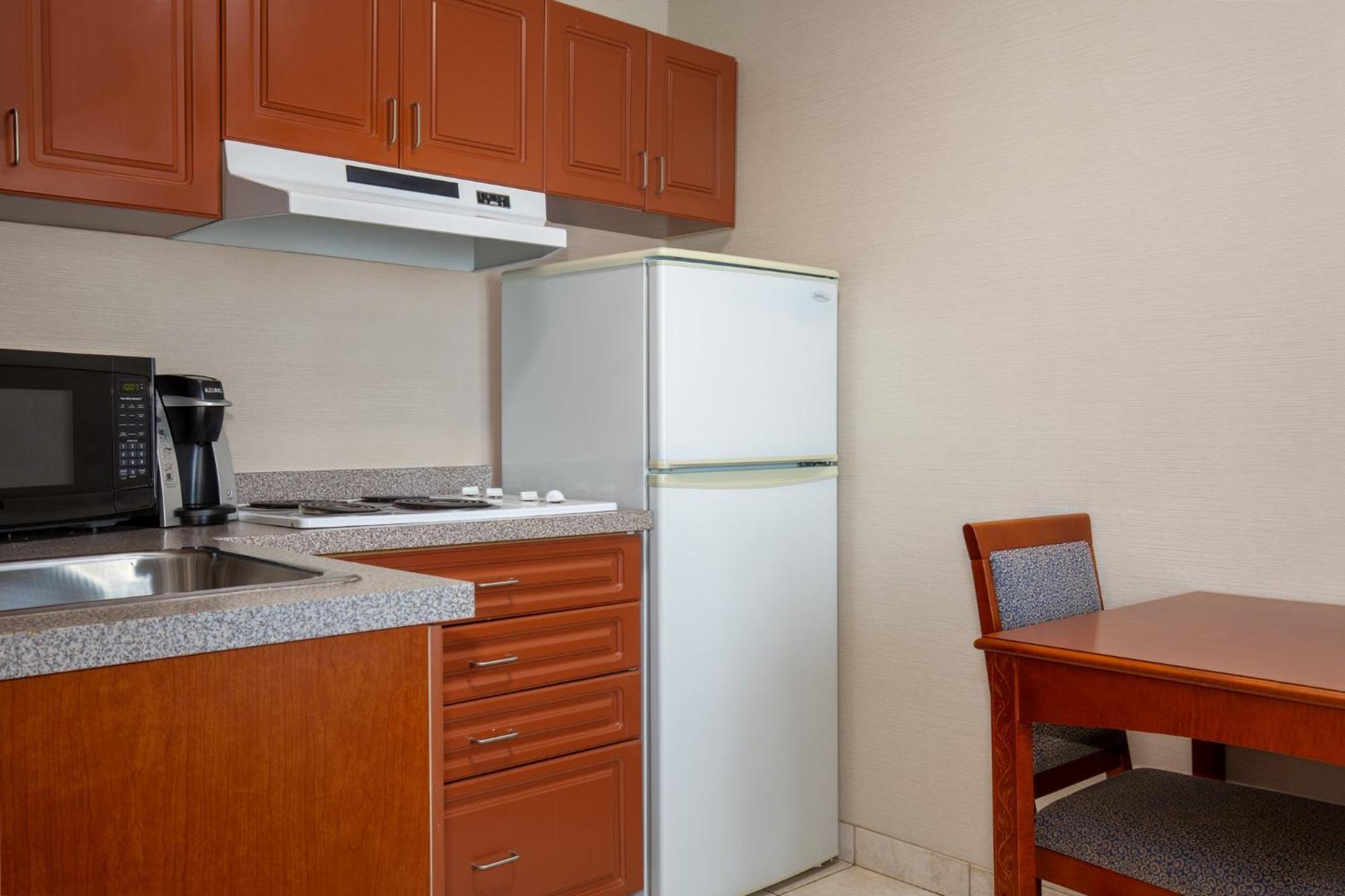 Holiday Inn Express Hotel & Suites Barrie By Ihg מראה חיצוני תמונה