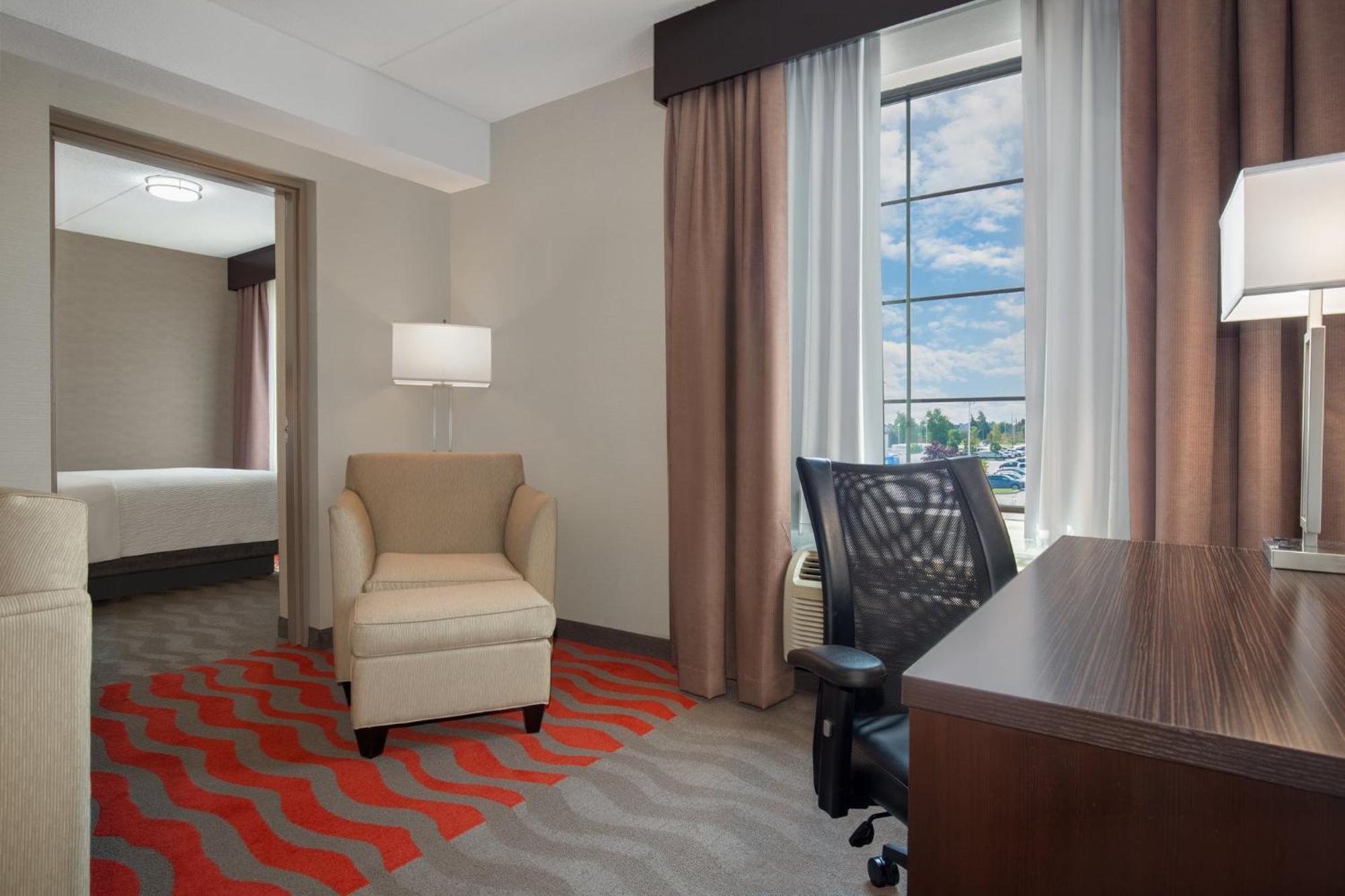 Holiday Inn Express Hotel & Suites Barrie By Ihg מראה חיצוני תמונה