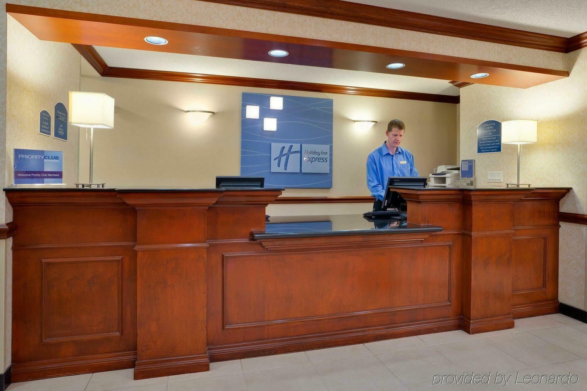 Holiday Inn Express Hotel & Suites Barrie By Ihg מראה פנימי תמונה
