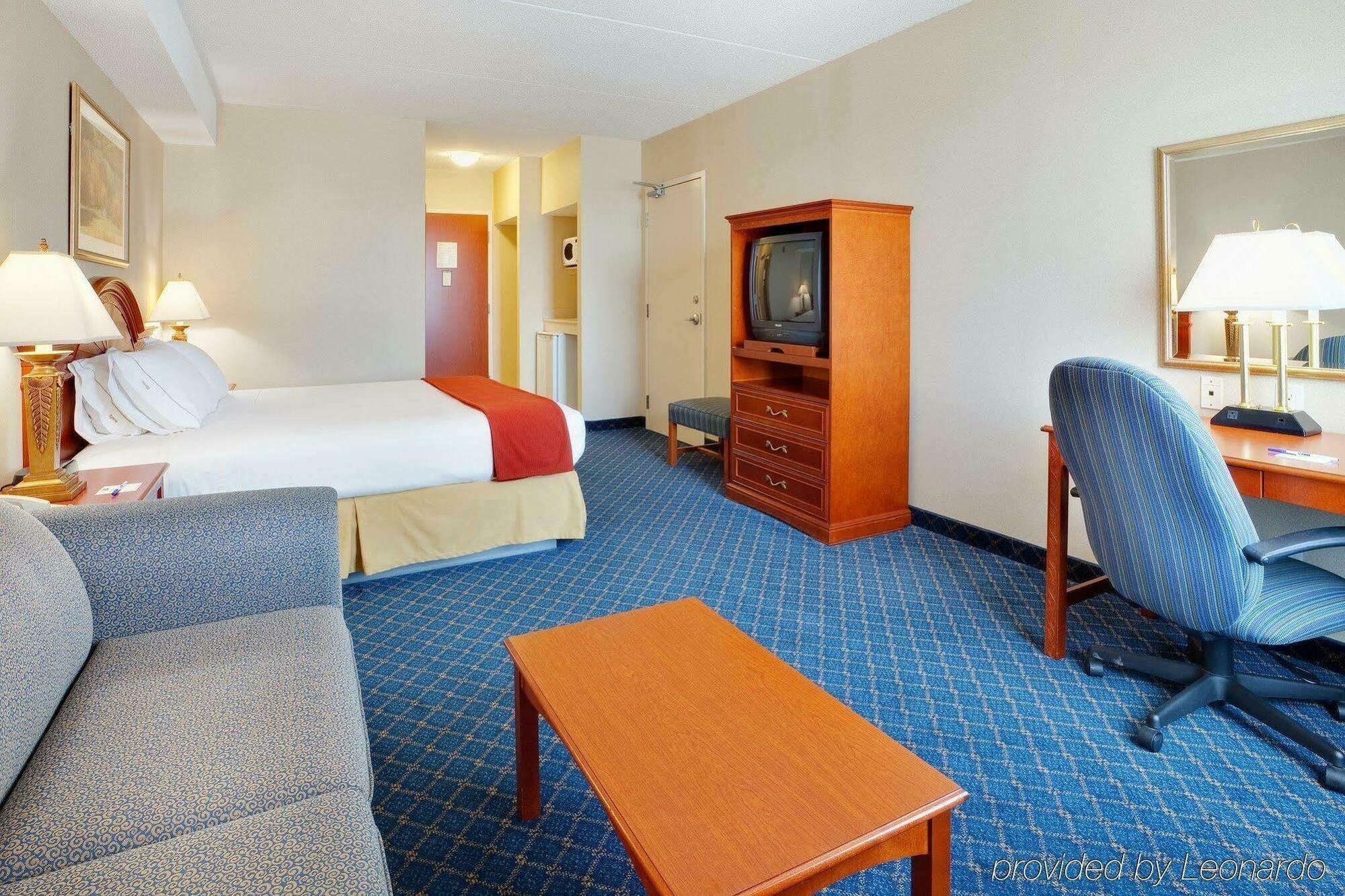 Holiday Inn Express Hotel & Suites Barrie By Ihg מראה חיצוני תמונה