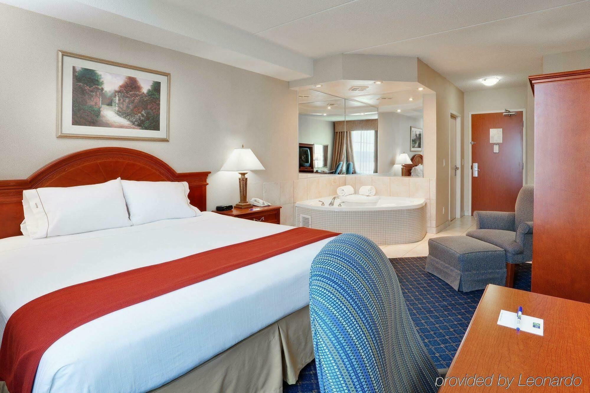 Holiday Inn Express Hotel & Suites Barrie By Ihg מראה חיצוני תמונה