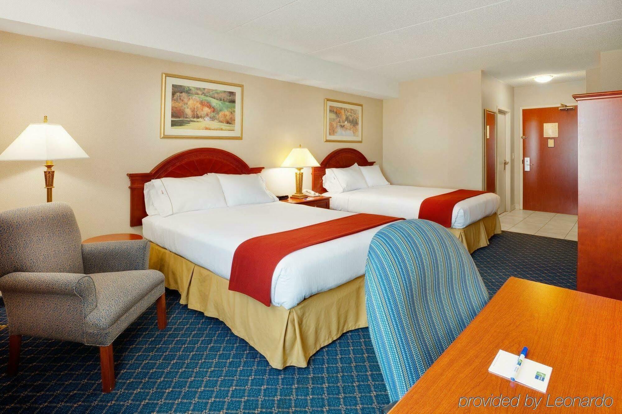 Holiday Inn Express Hotel & Suites Barrie By Ihg מראה חיצוני תמונה