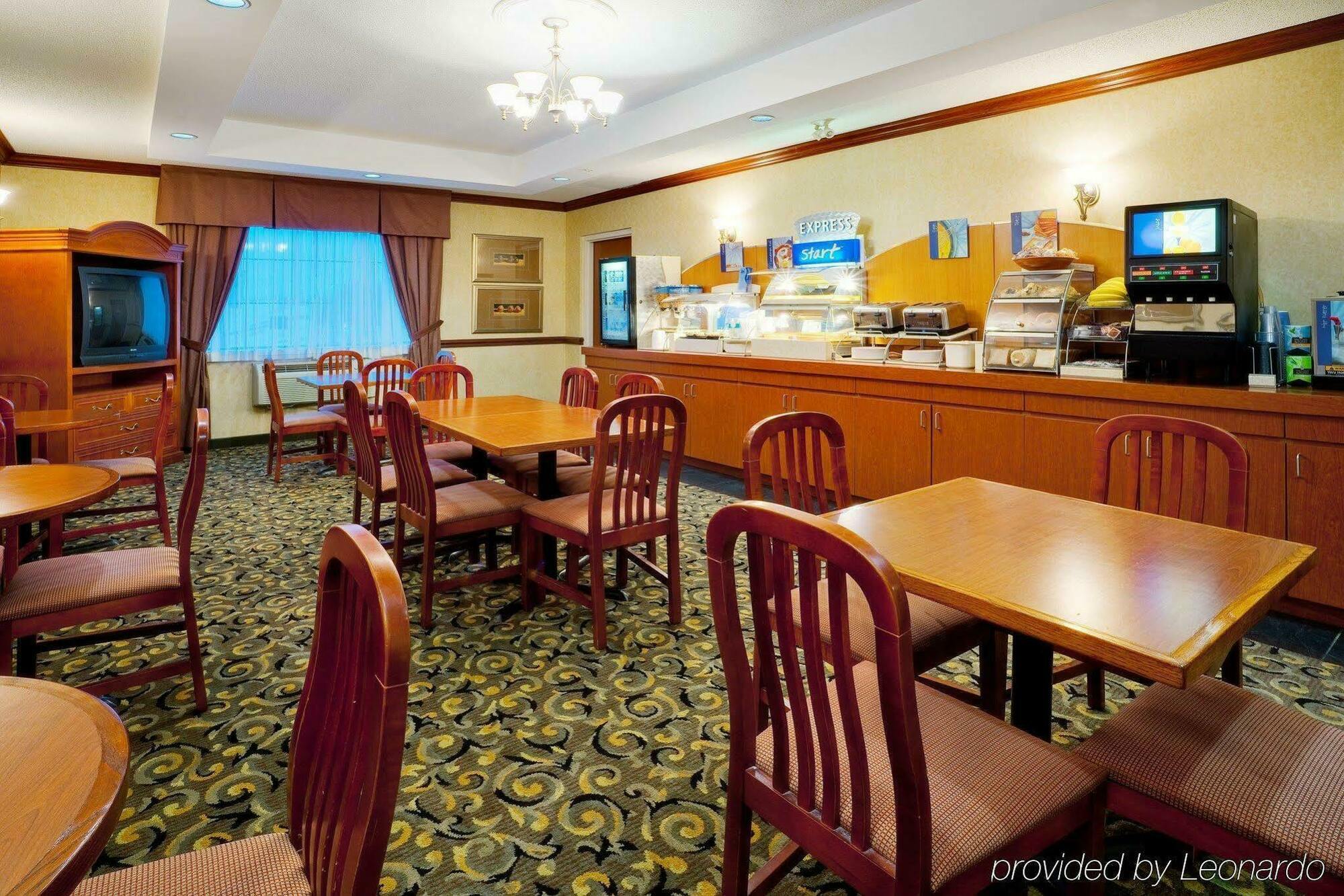 Holiday Inn Express Hotel & Suites Barrie By Ihg מראה חיצוני תמונה